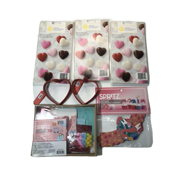 NEW Bundle 7 Valentine’s Candy Molds, Cupcake Wrappers, Pancake Mold, Card Kit - Picture 1 of 5